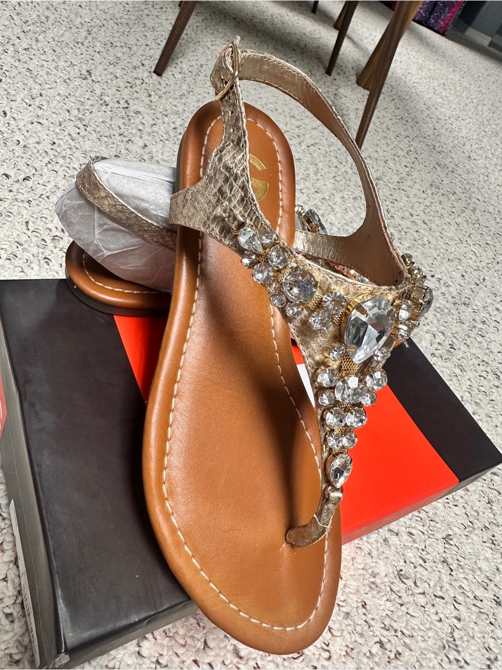 Like new Guess sandals